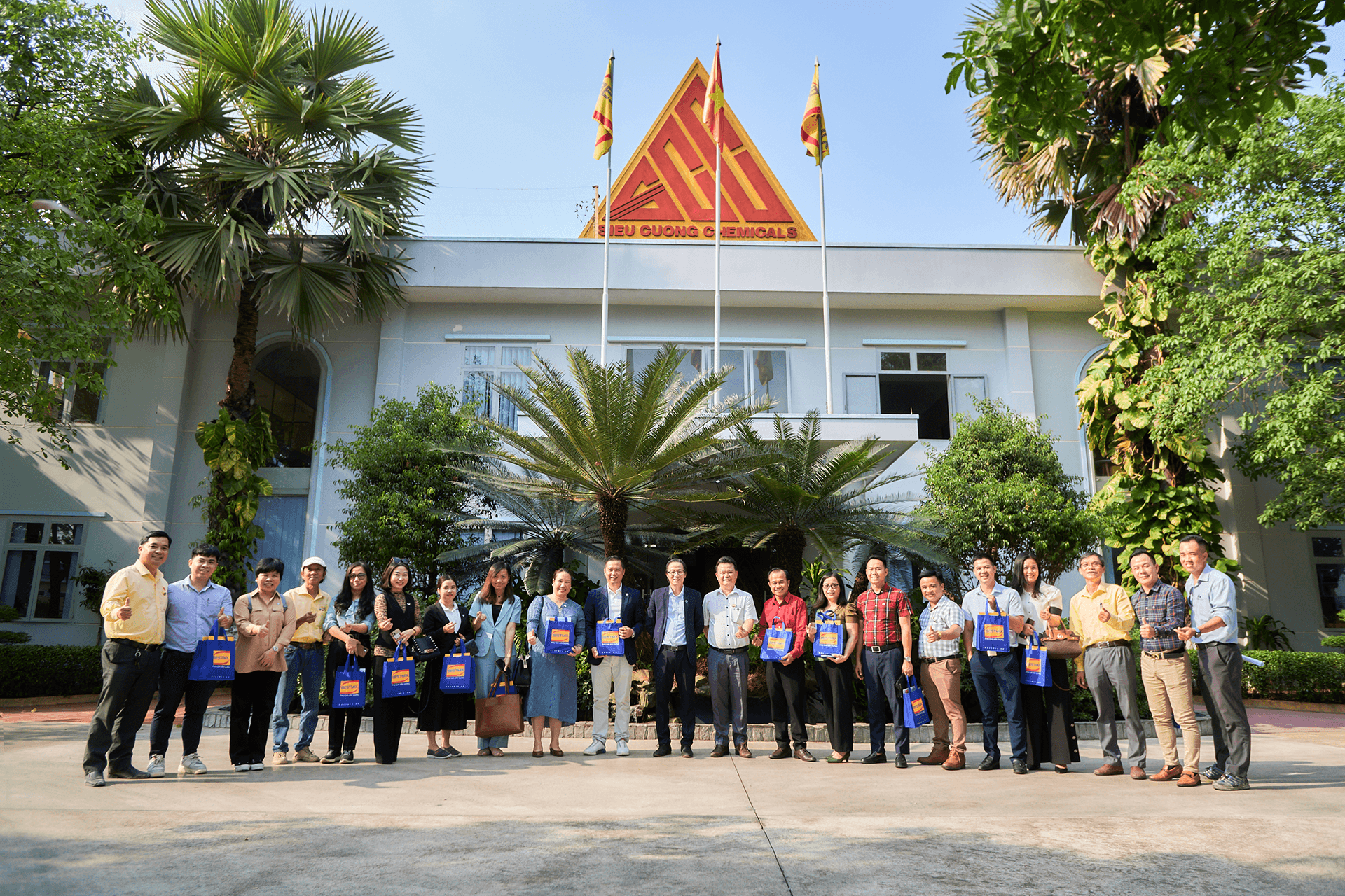 BESTMIX ĐÓN ĐOÀN SACA THAM QUAN NHÀ MÁY NAM T N UYÊN & DỰ CHƯƠNG TRÌNH “T N NIÊN VÀ NGÀY HỘI KINH DOANH KẾT NỐI SACA” (tháng 03.2023)